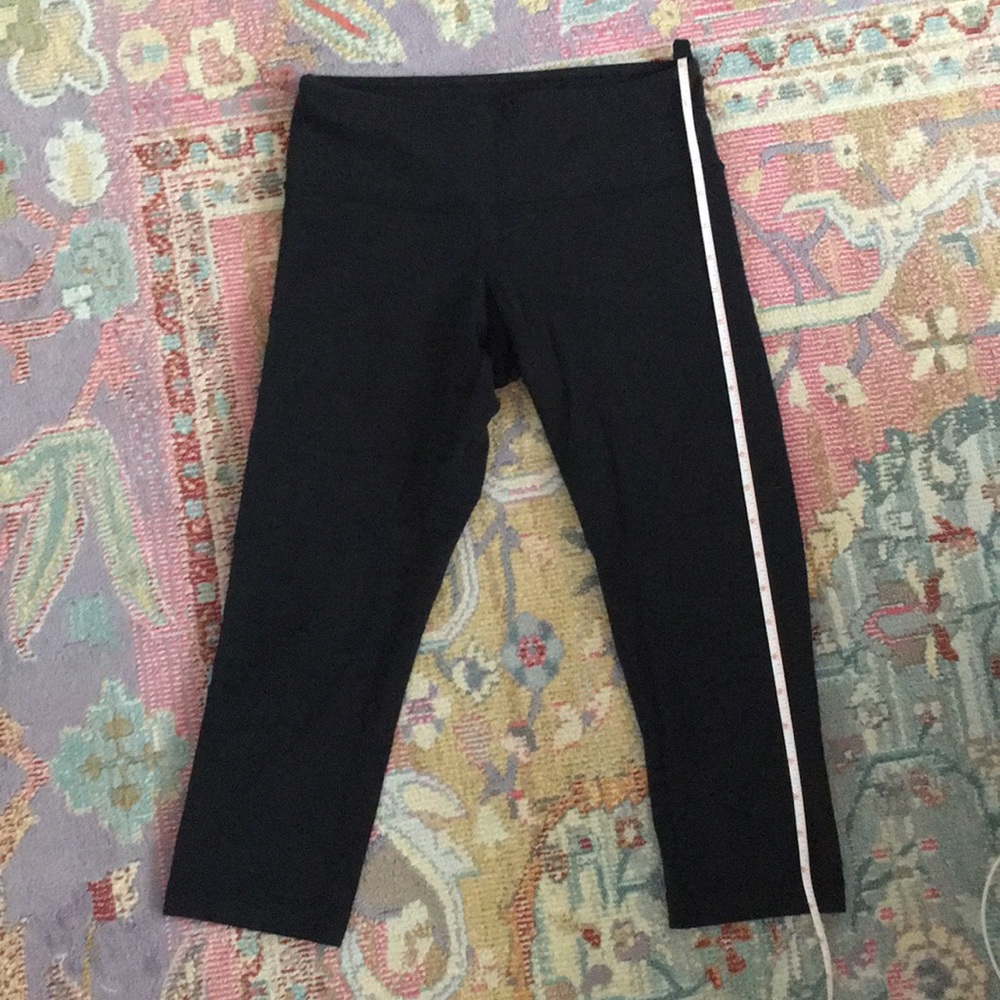 Lululemon Capri exercise pants - Sz 4